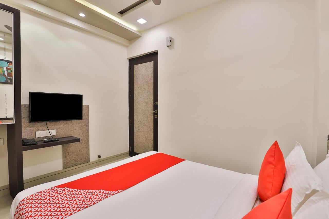 Oyo 23289 Anmol Palace Hotel Ahmedabad