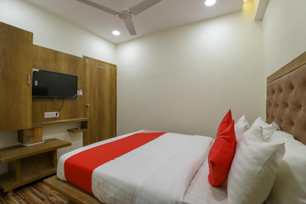 Hotel O Shubham 4*