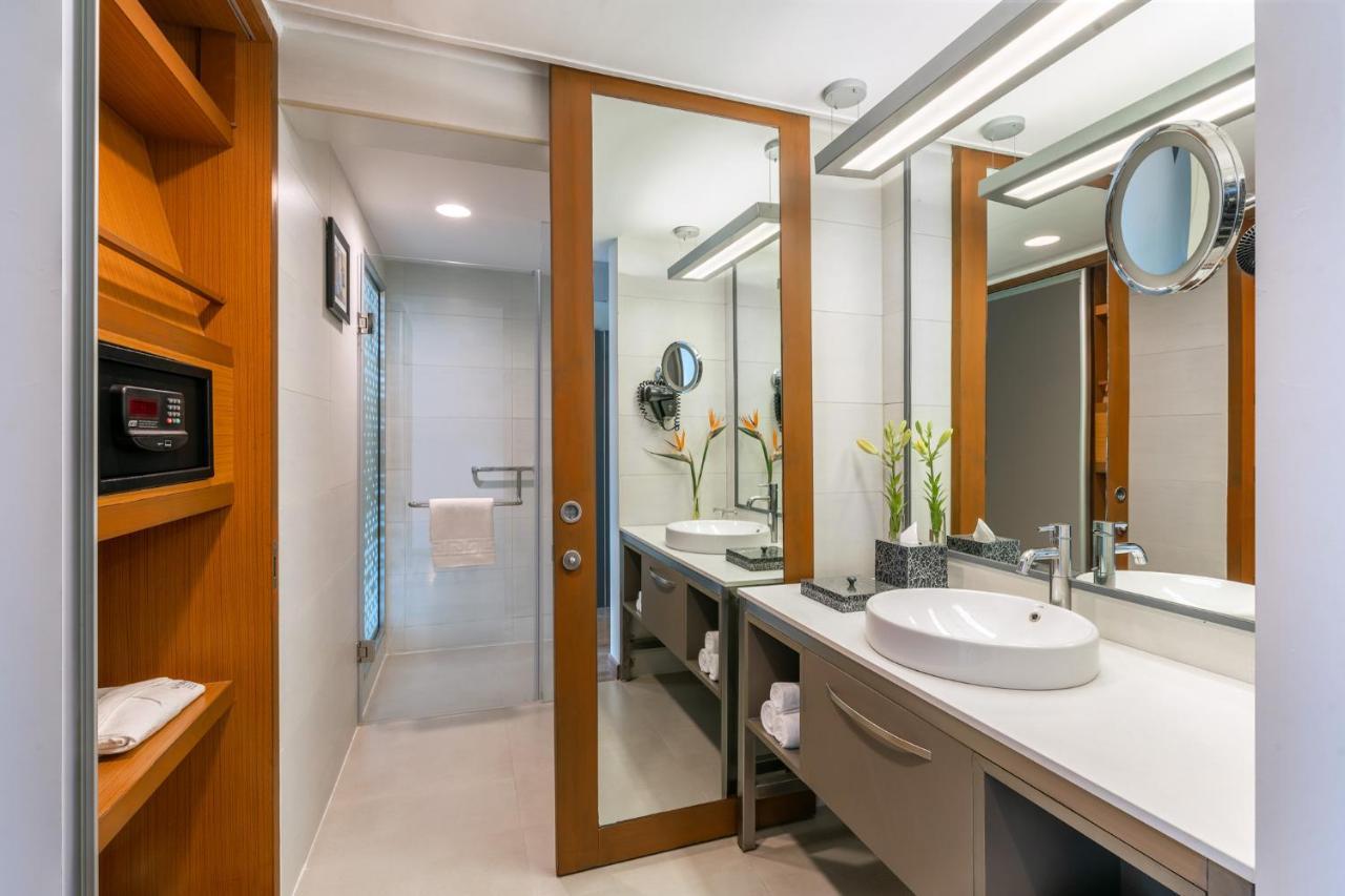 Vivanta Sg Highway 5*