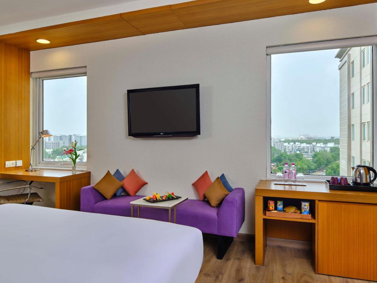Vivanta Sg Highway Hotel