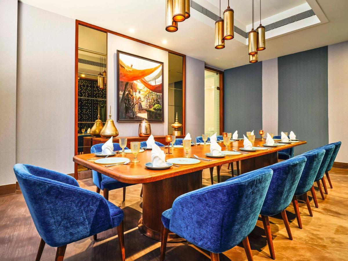 Vivanta Sg Highway Hotel