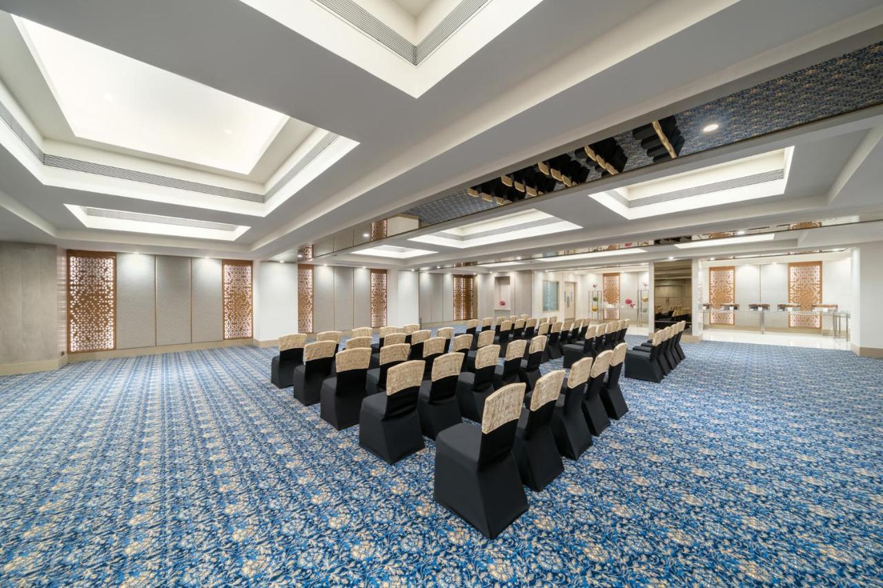Vivanta Sg Highway Ahmedabad