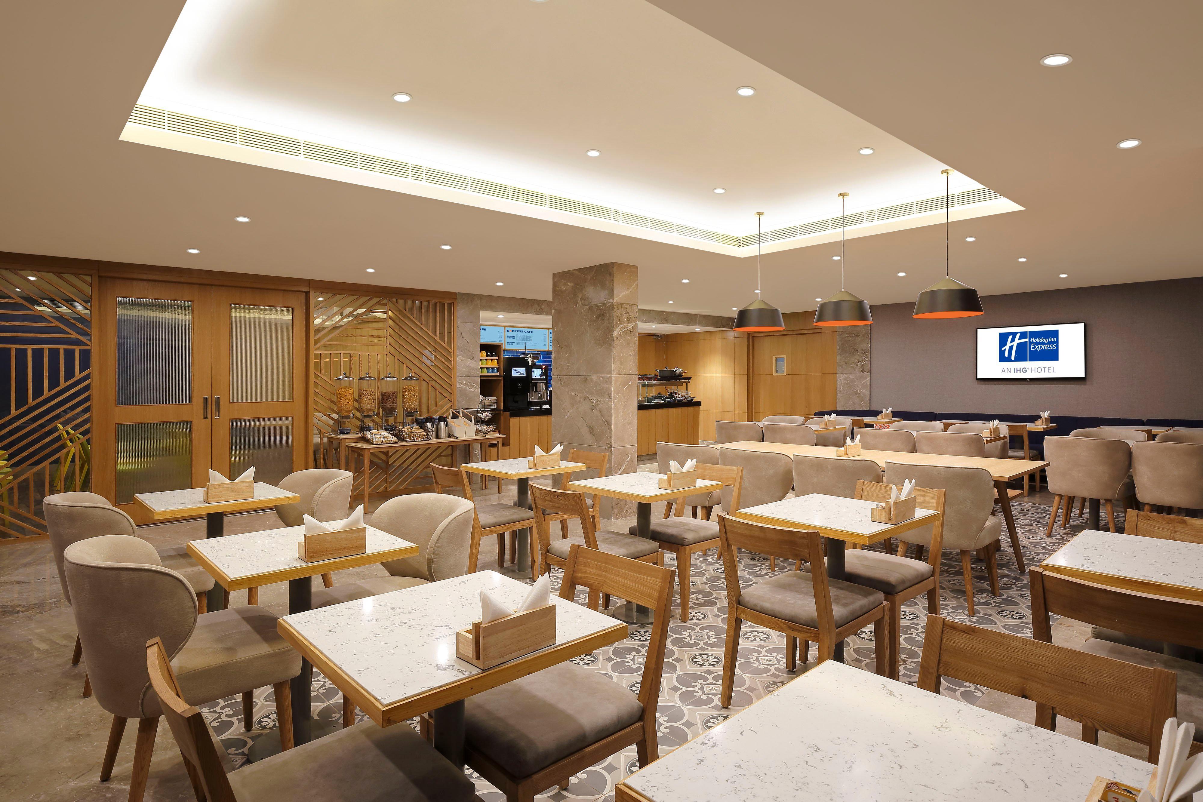 Express Prahlad Nagar By Ihg Ahmedabad
