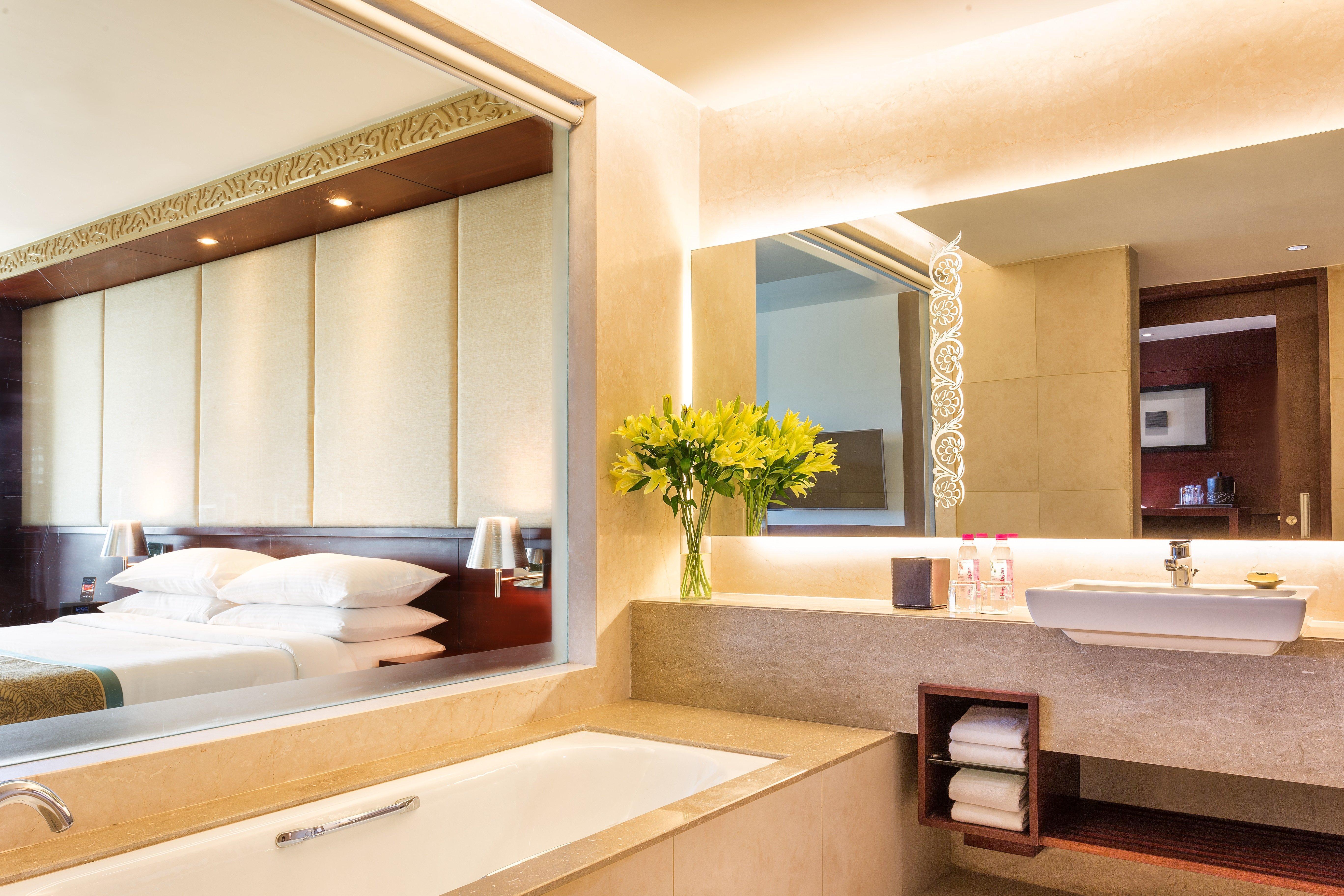 Crowne Plaza Centre By Ihg 5*