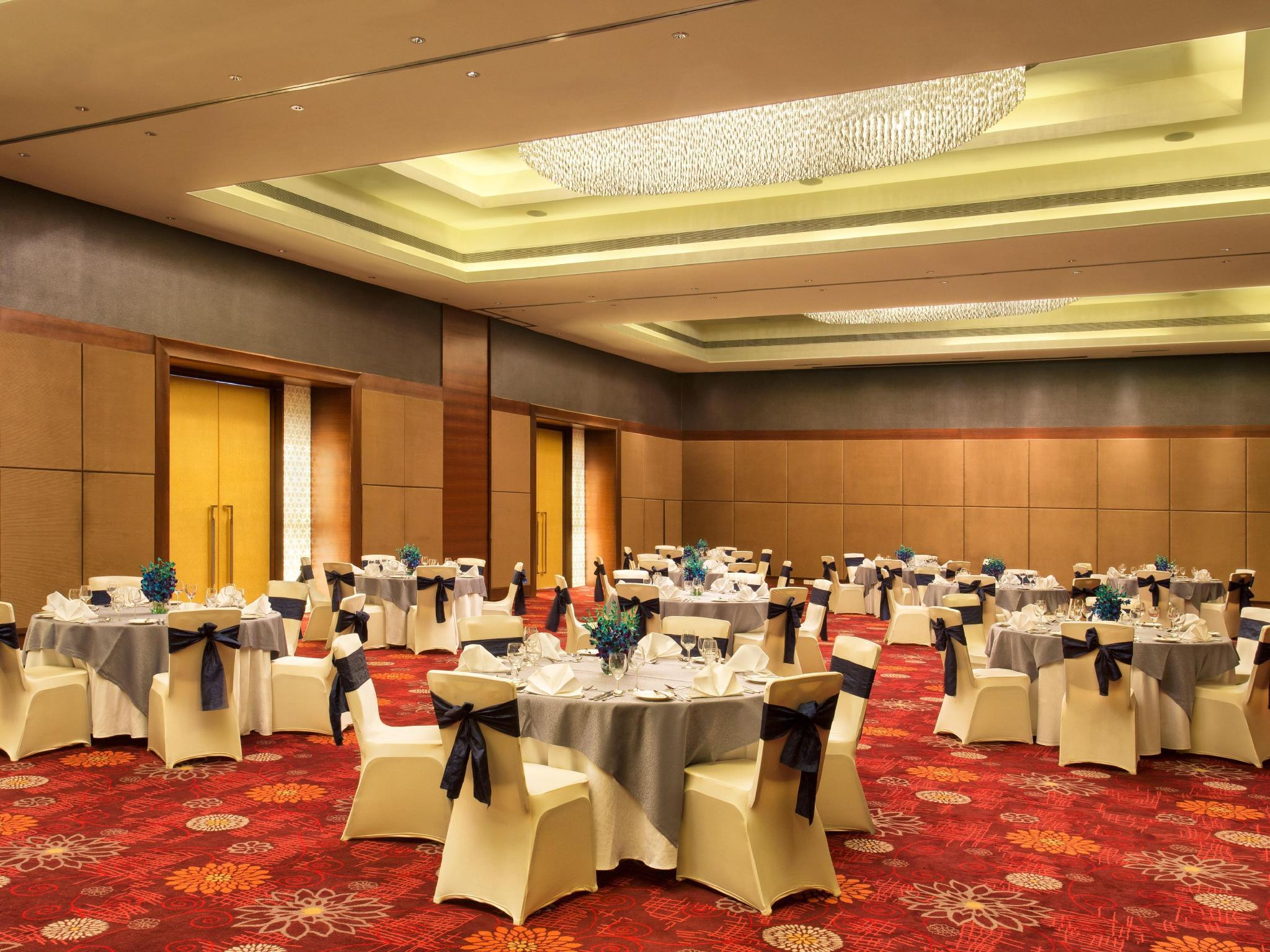 Crowne Plaza Centre By Ihg 5*