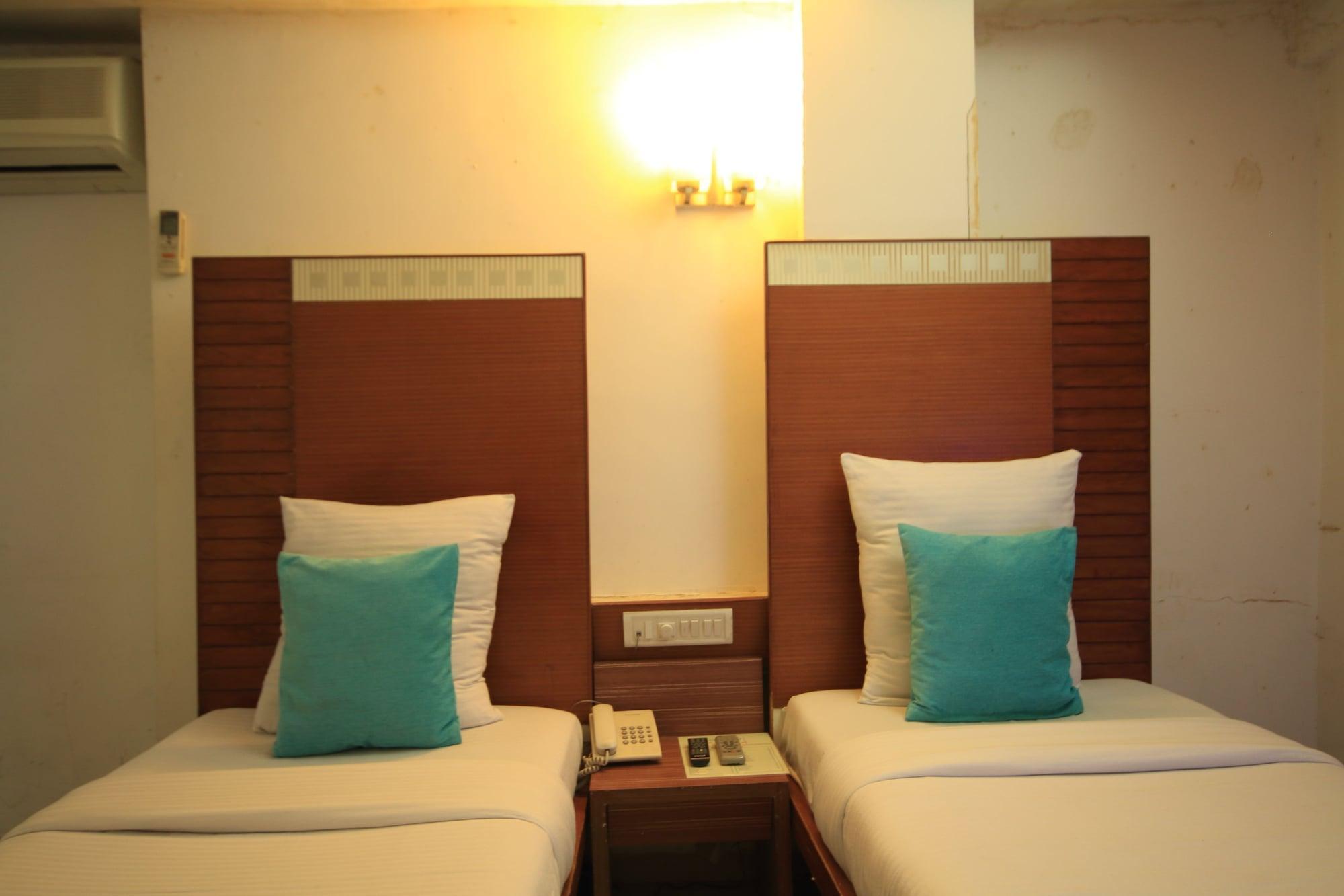 Hotel Fabhotel Kadamb 3*
