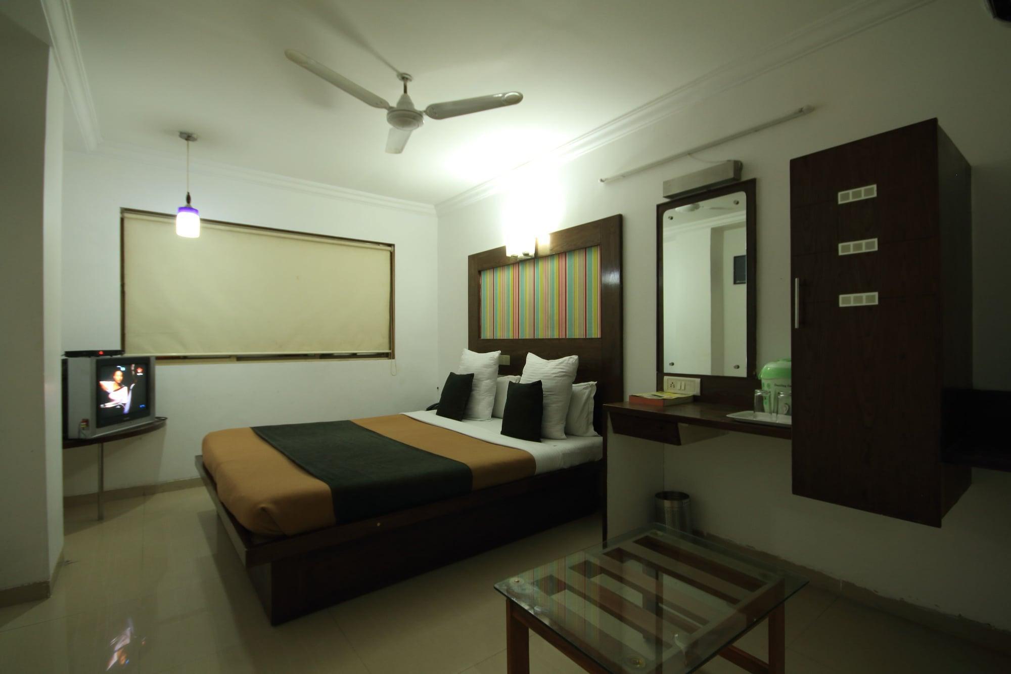 Hotel Fabhotel Kadamb 3*