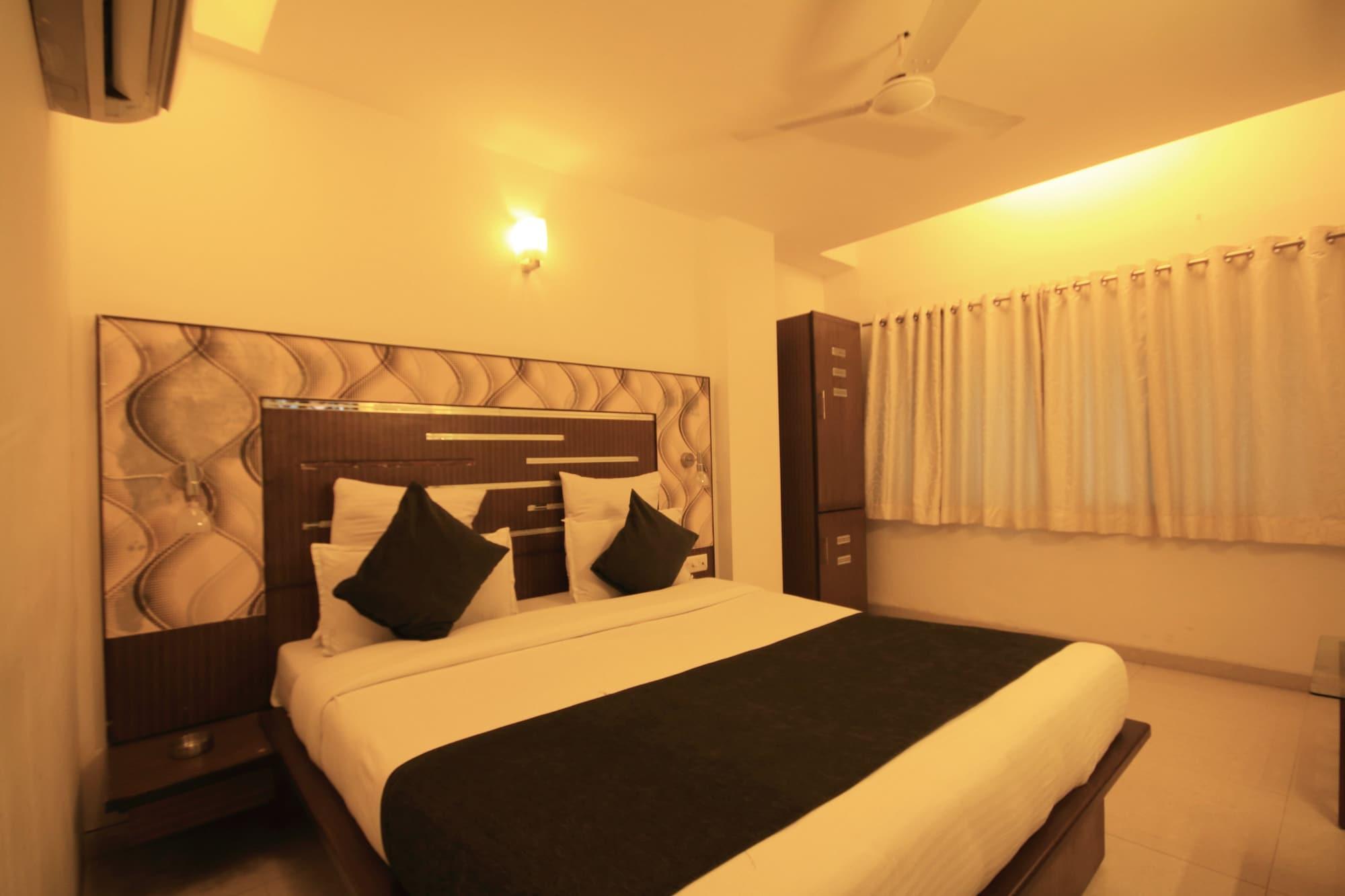 Fabhotel Kadamb 3*