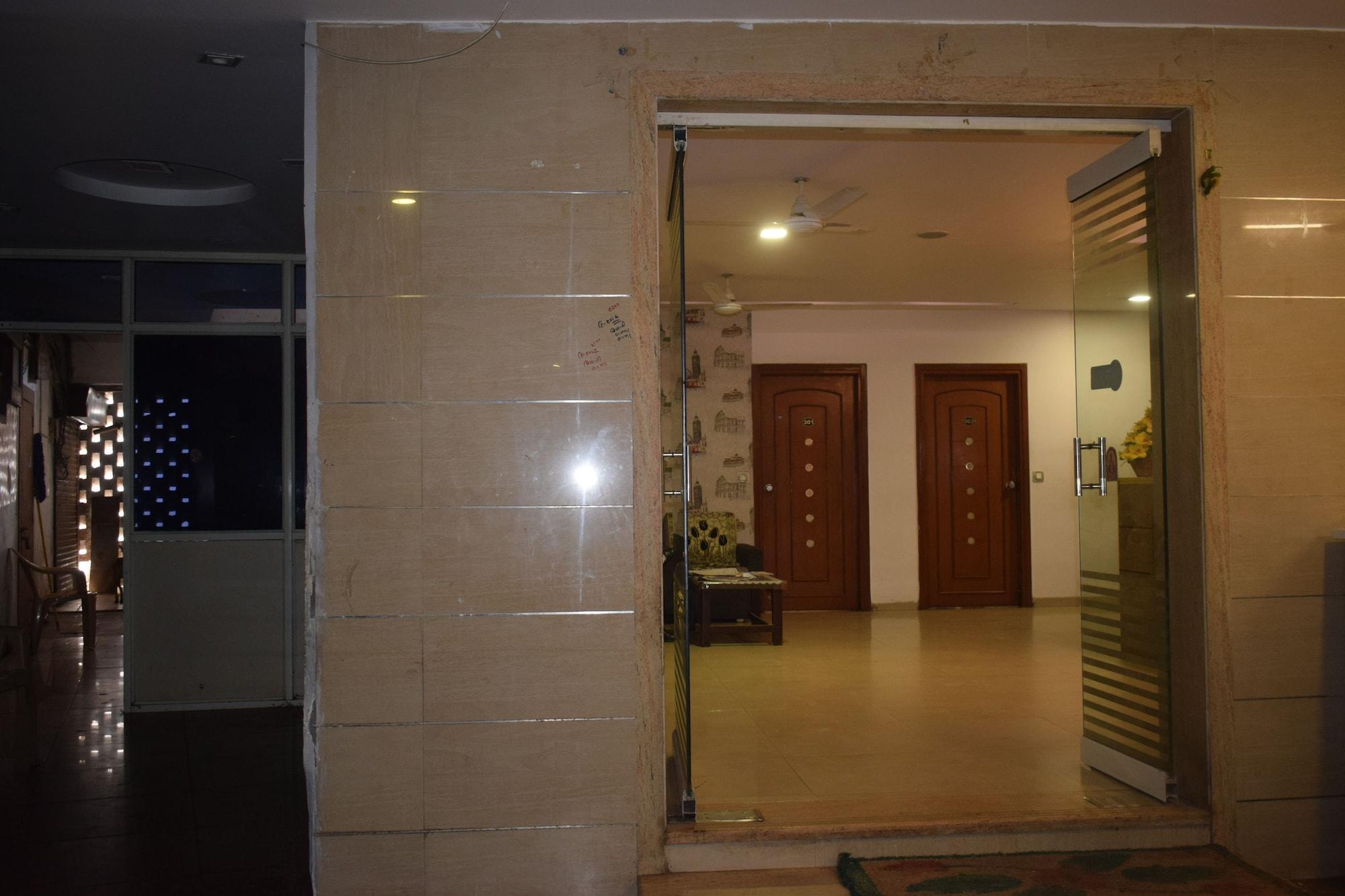 Hotel Fabhotel Kadamb Ahmedabad