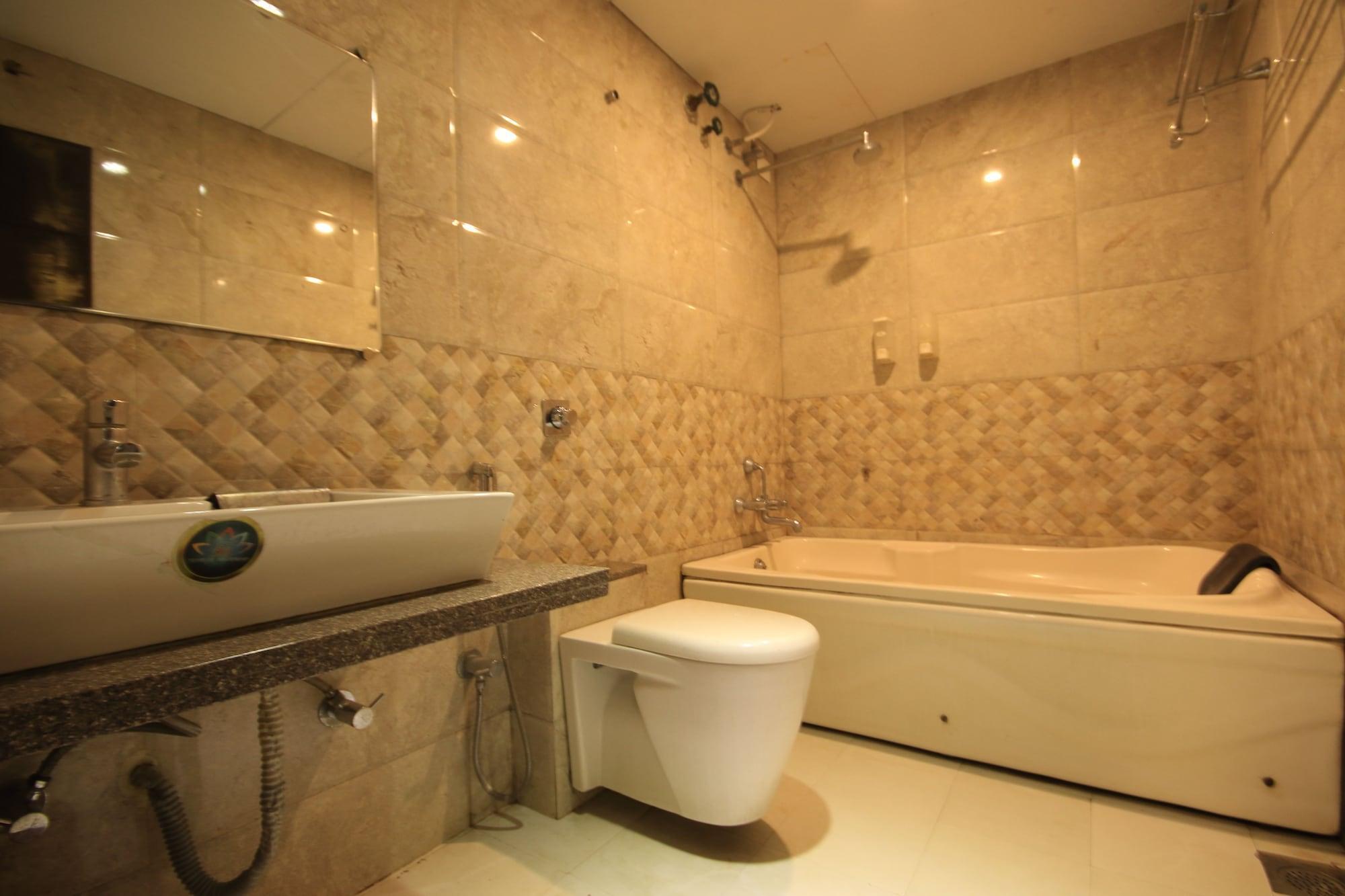 Hotel Fabhotel Kadamb
