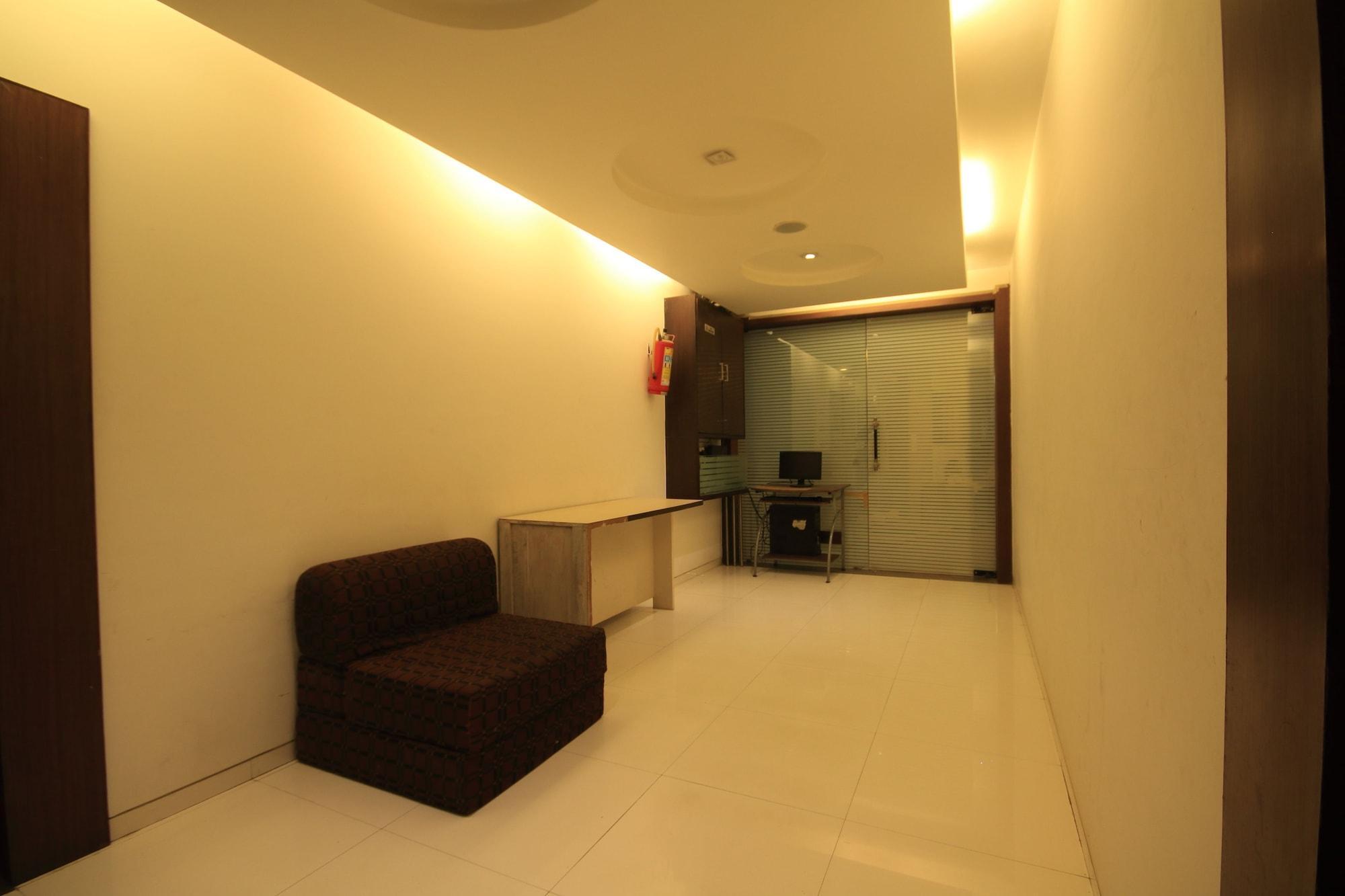 Hotel Fabhotel Kadamb