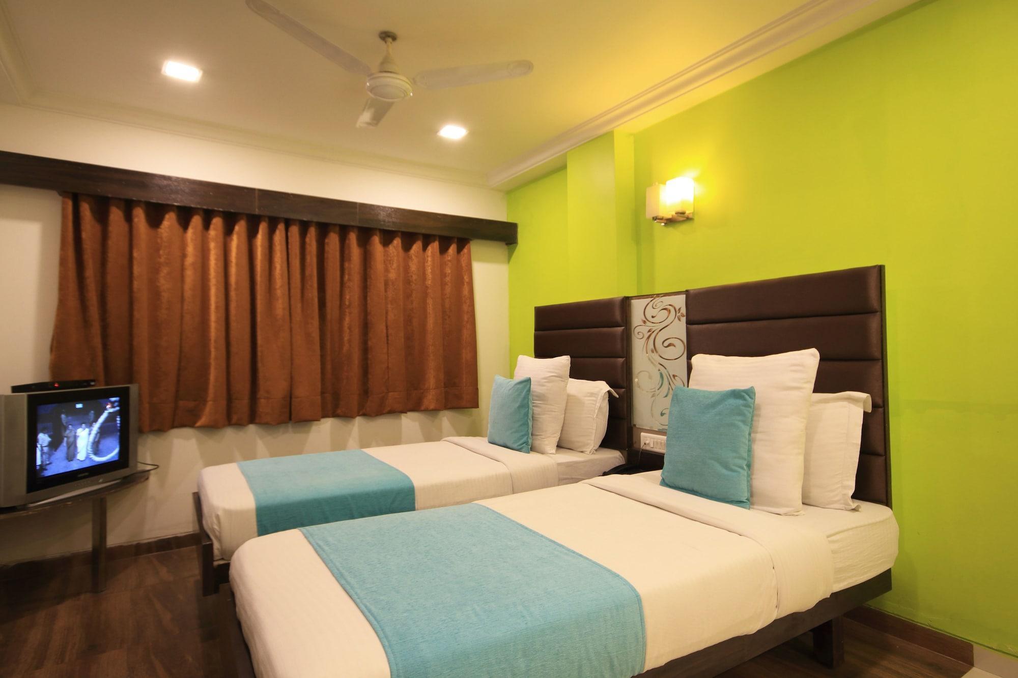 Fabhotel Kadamb 3*