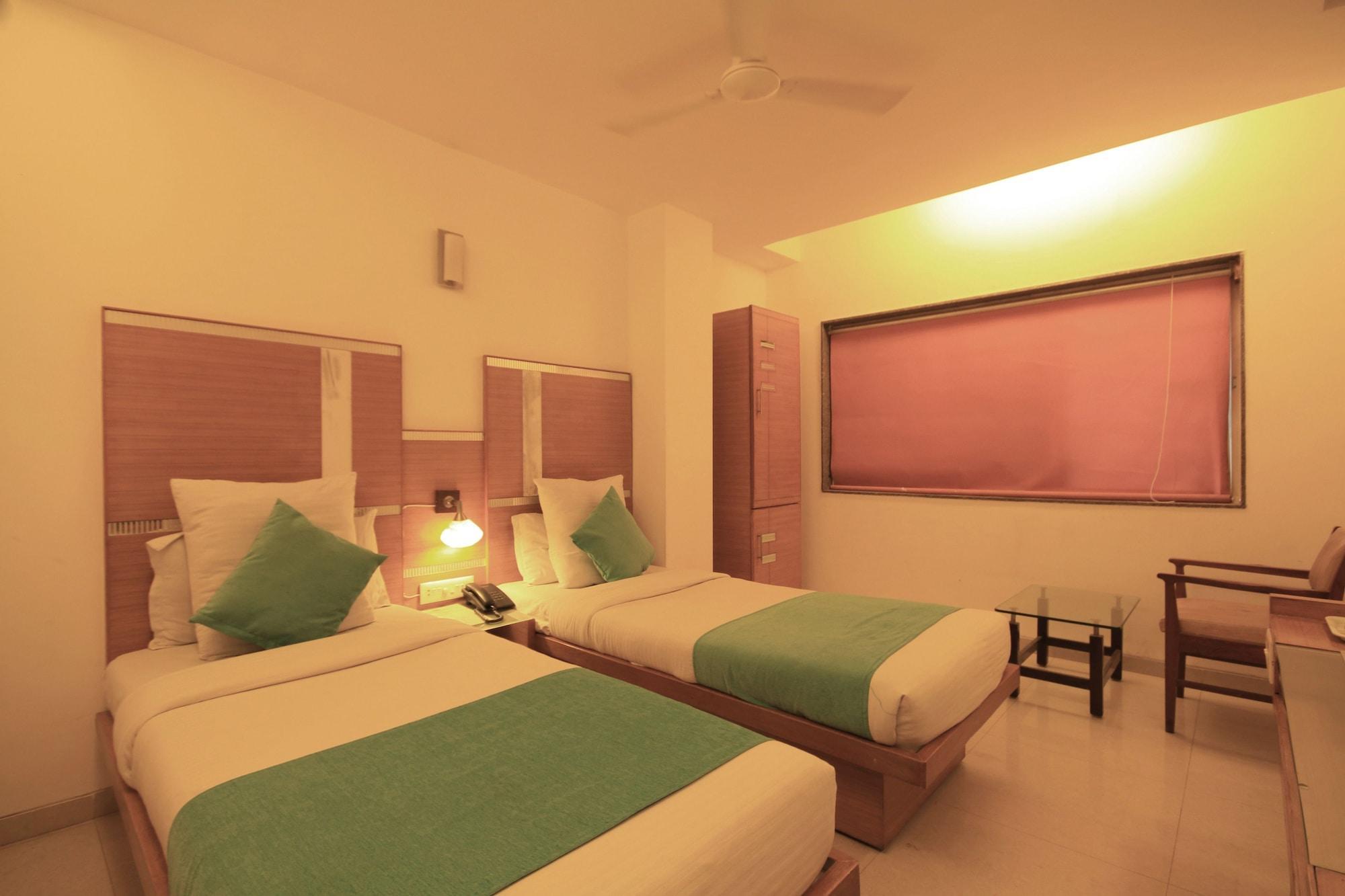 Fabhotel Kadamb Hotel 3*