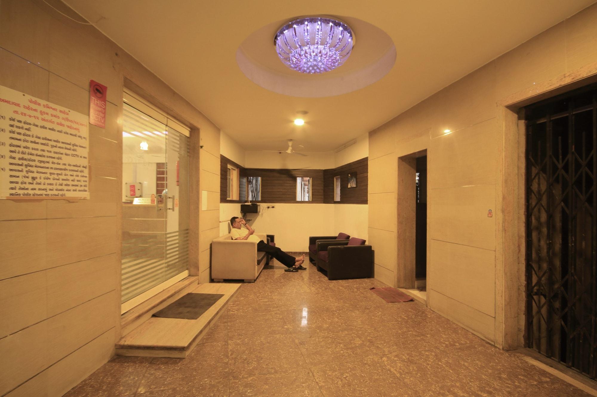 Fabhotel Kadamb Hotel Ahmedabad