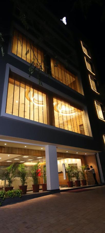 Pinnacle Grand Hotel Ahmedabad