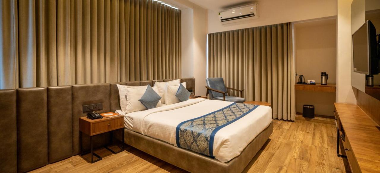 Pinnacle Grand Ahmedabad