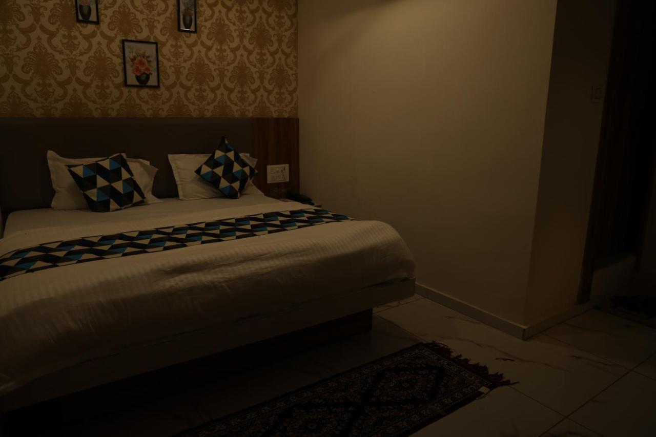 Hotel Rising
