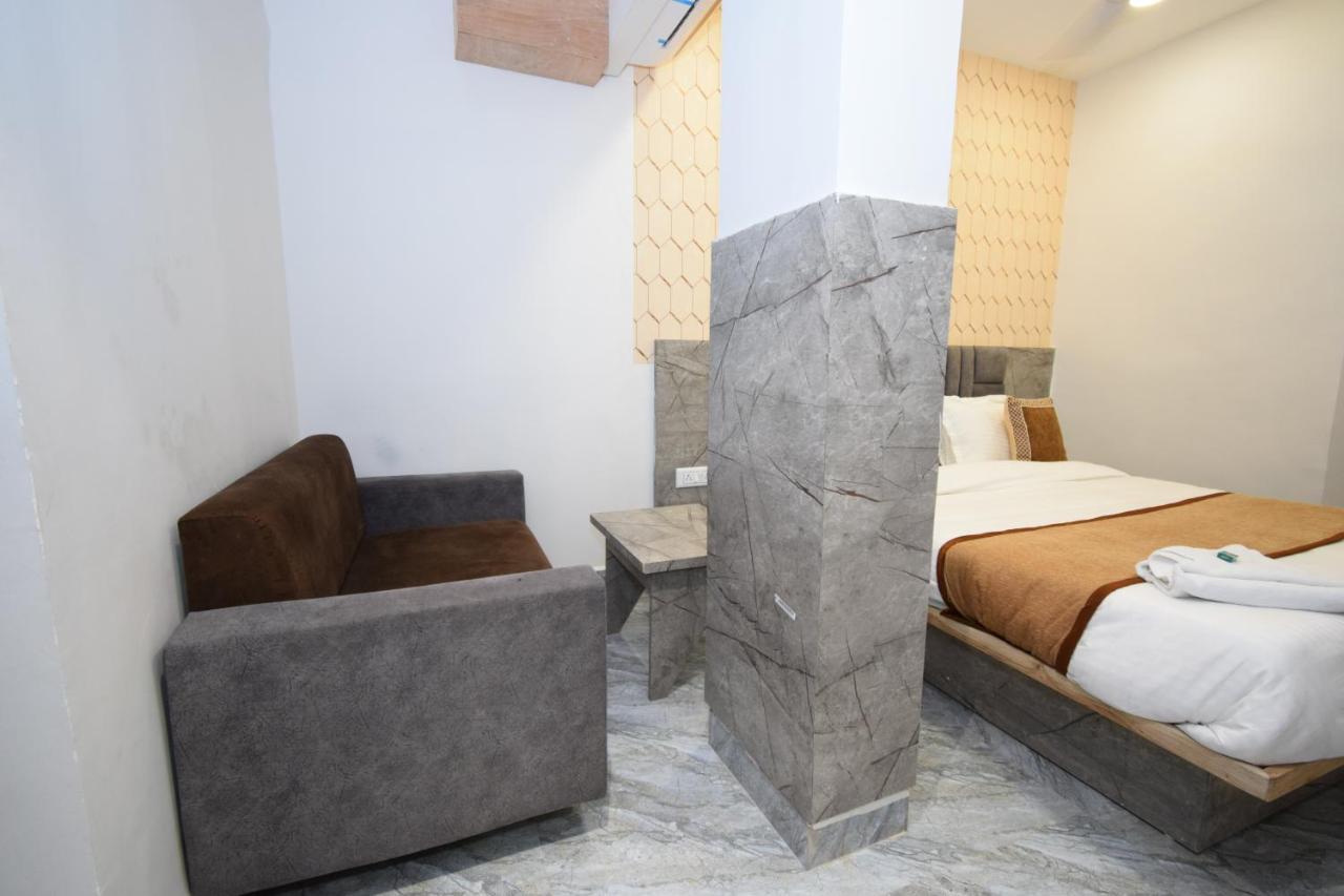 A1 Vastrapur Hotel 3*