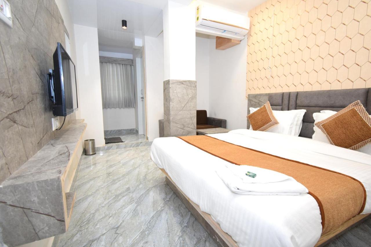 Hotel A1 Vastrapur