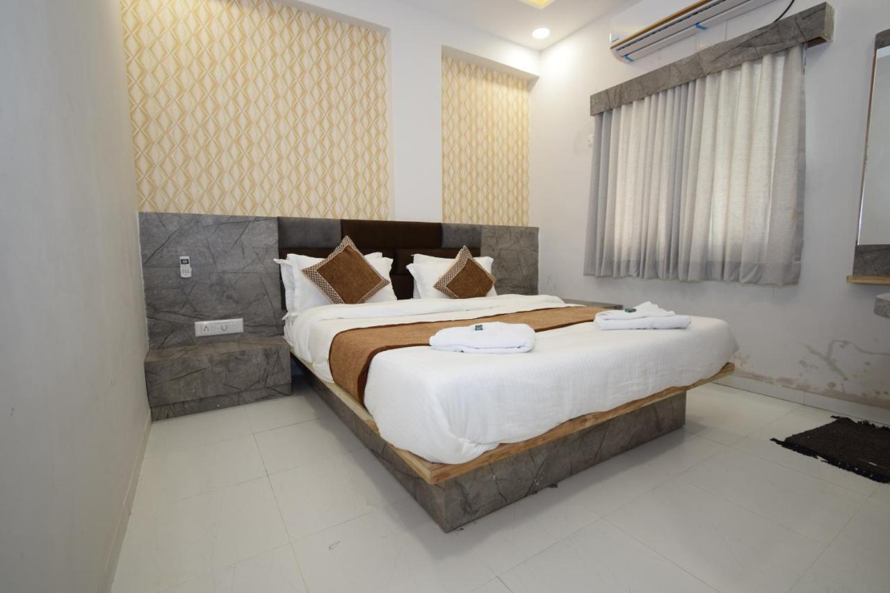 Hotel A1 Vastrapur 3*