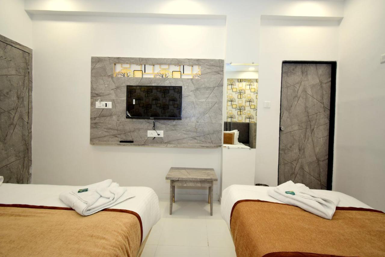 A1 Vastrapur Hotel