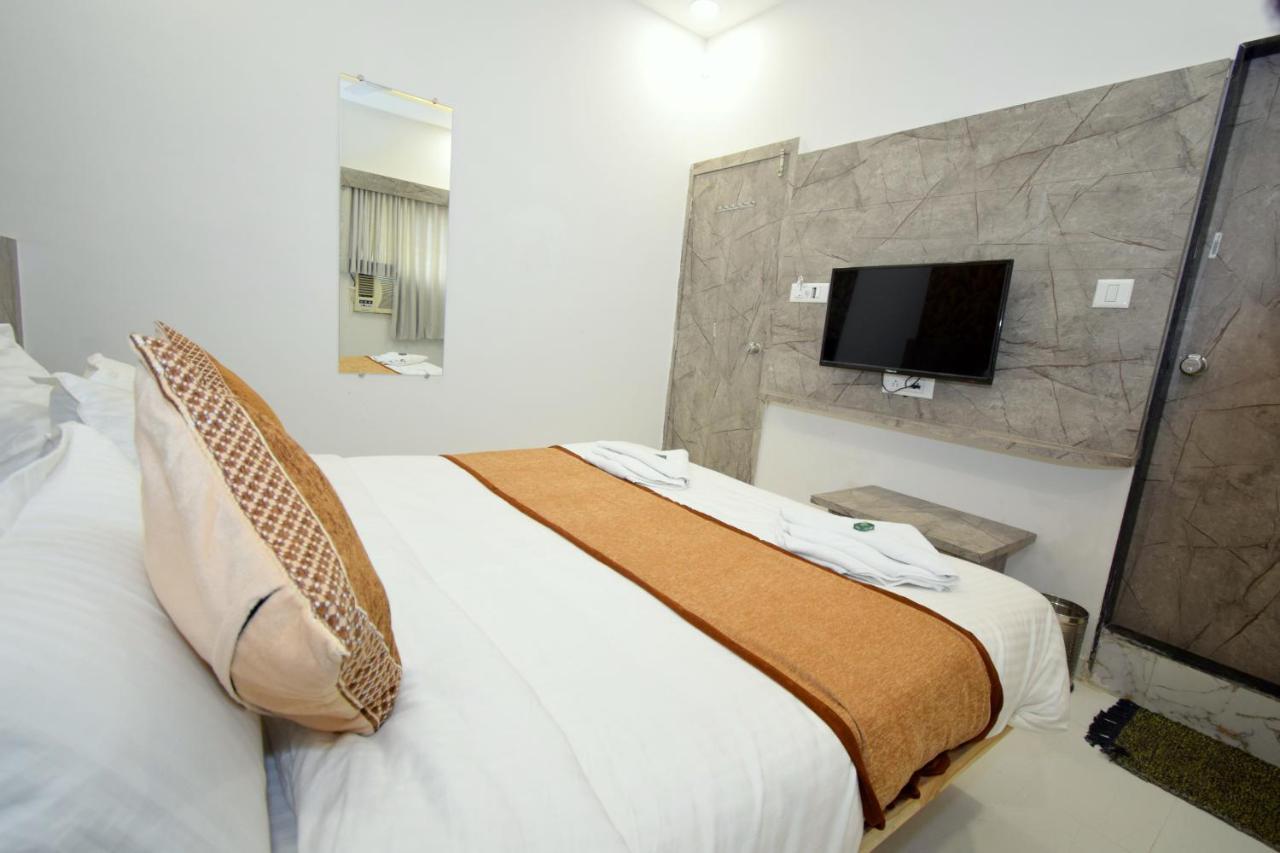 A1 Vastrapur 3*