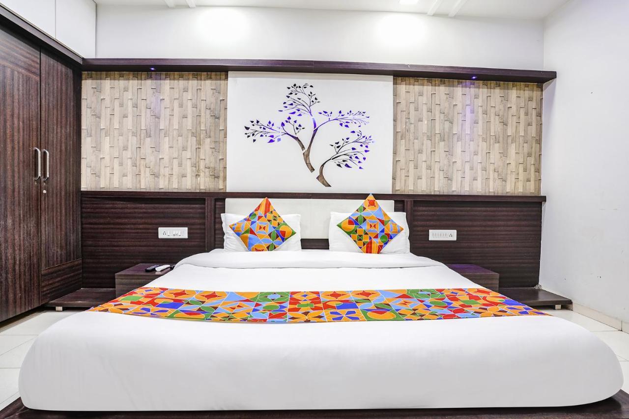 Hotel Fabexpress Jade Homestay Ahmedabad