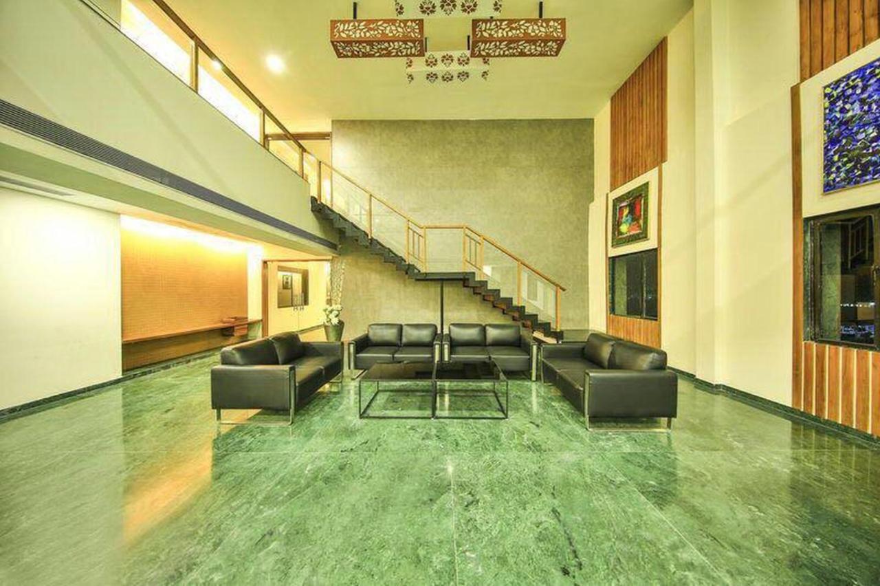 Hotel Fabhotel Flora Vastral Ahmedabad
