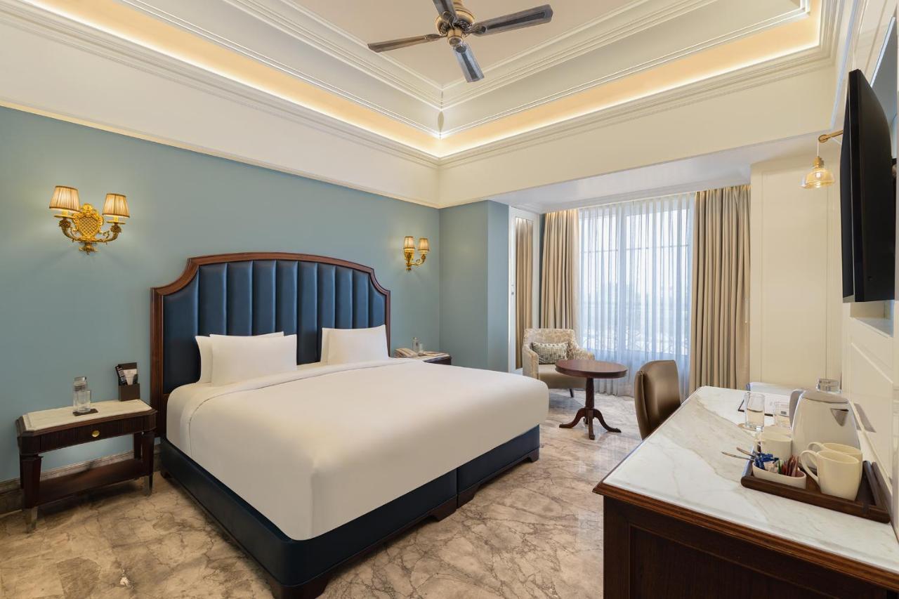 Hotel Hillock Ahmedabad