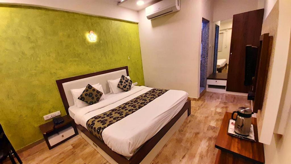 Hotel Tulip Plaza Ahmedabad