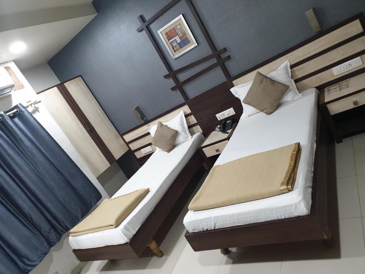 Hotel Airport Plaza