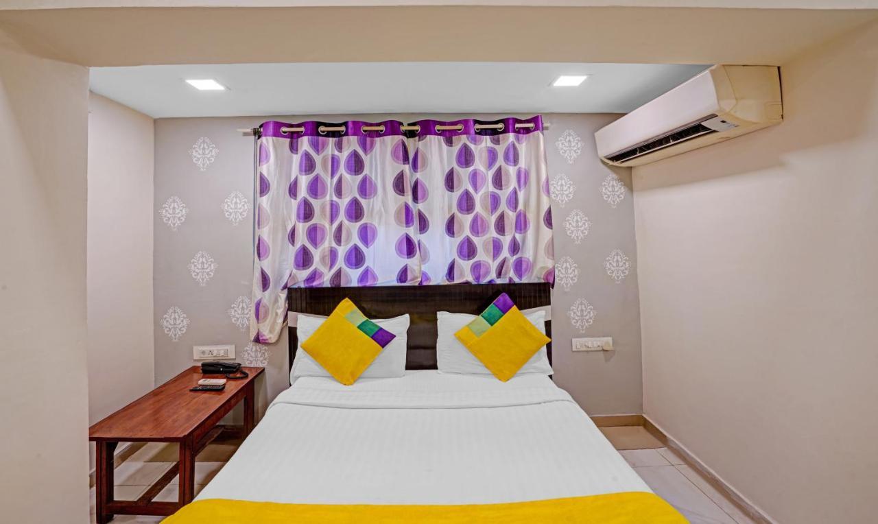 Itsy Aakash,100 Mts From Sardar Patel Stadium Hotel