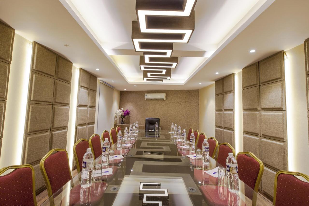Host 3* Ahmedabad