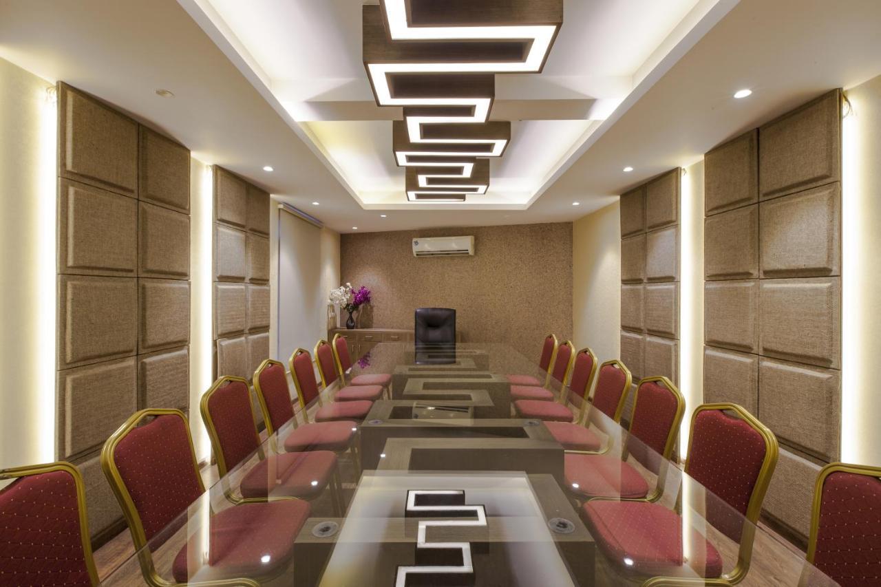 Host 3* Ahmedabad