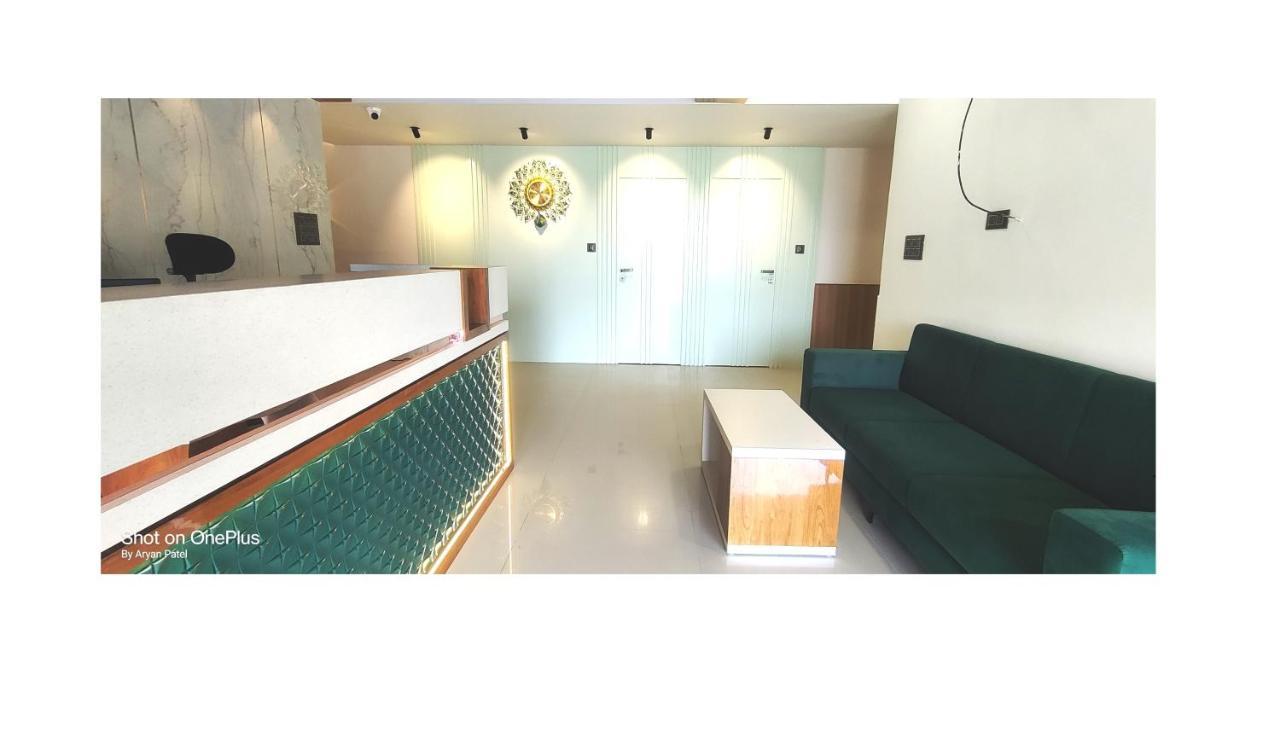 Hotel The Grand Crystal 3*