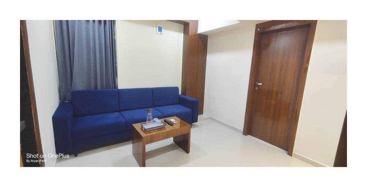 Hotel The Grand Crystal Ahmedabad