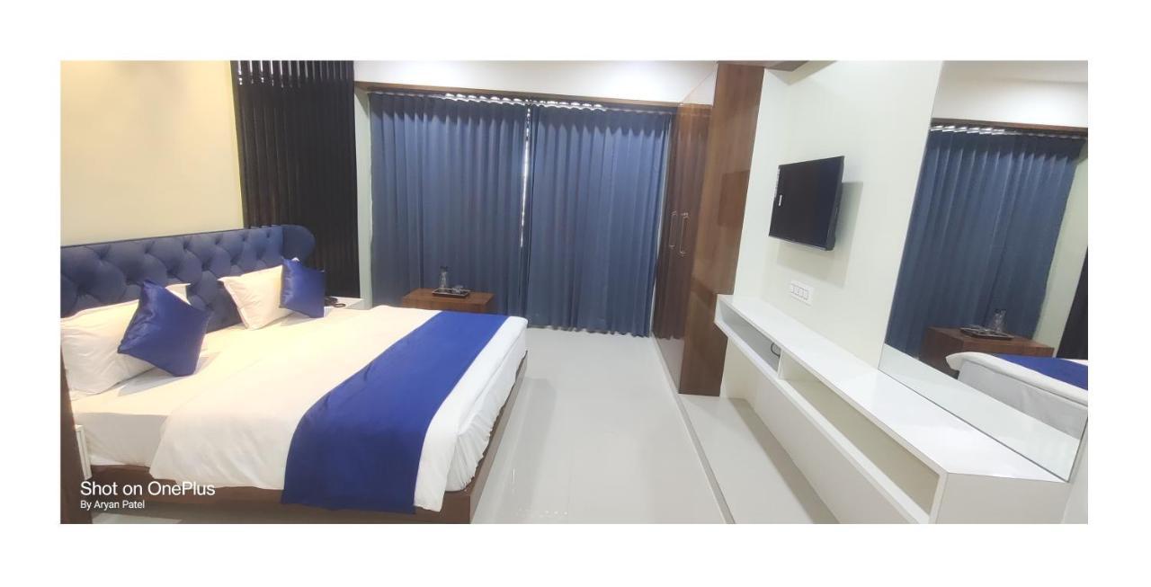 The Grand Crystal Hotel Ahmedabad