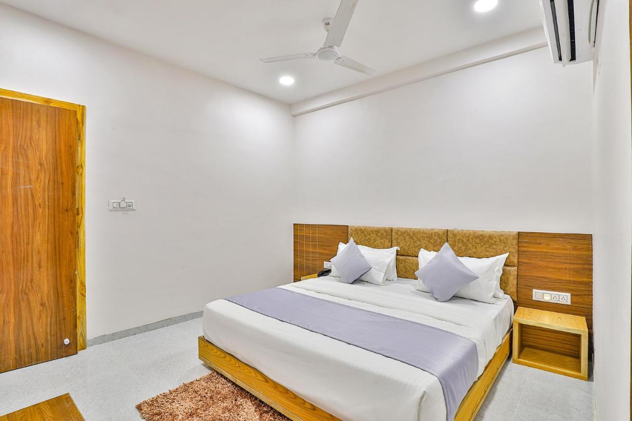 Fabhotel Parkland A Hotel 3*