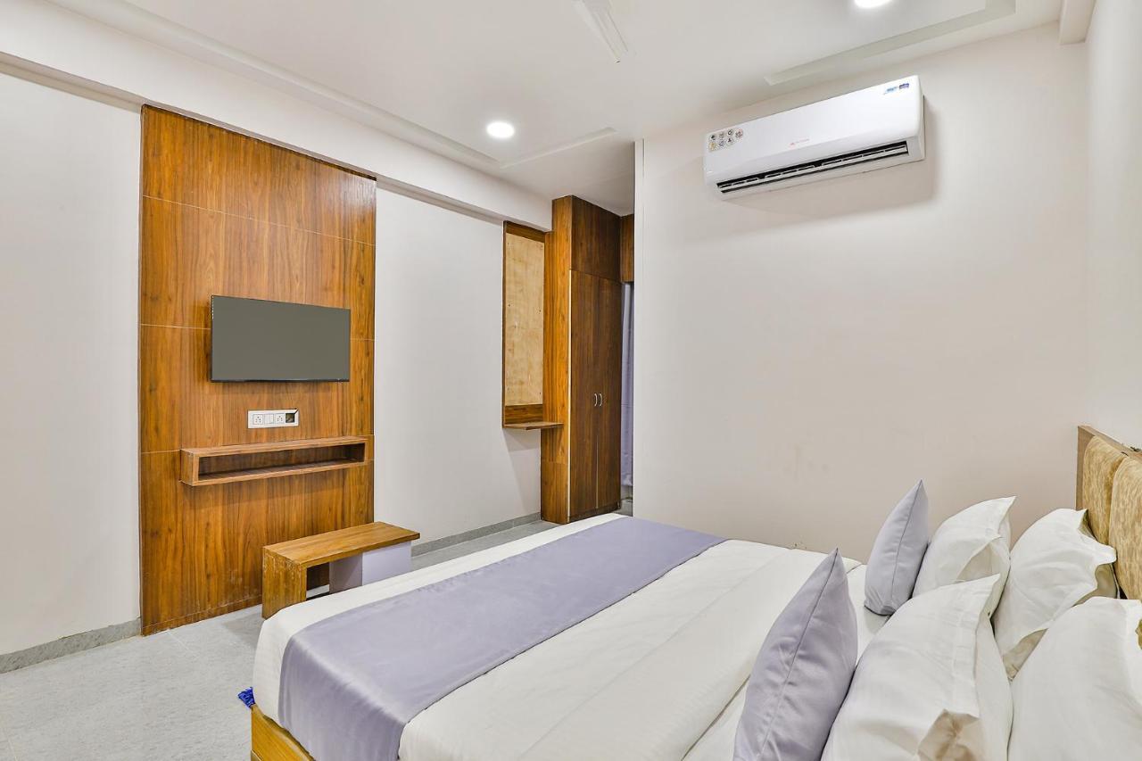 Hotel Fabhotel Parkland A 3*