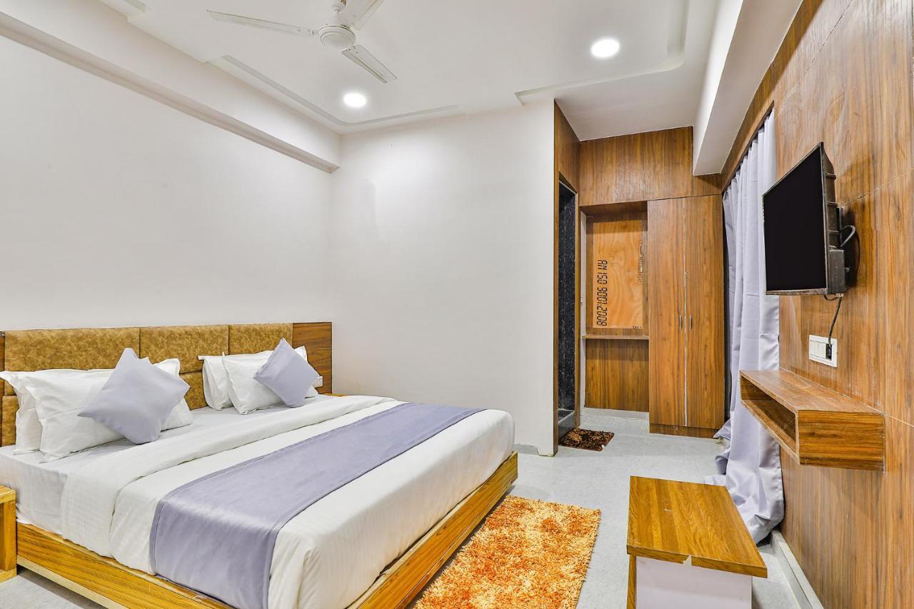 Hotel Fabhotel Parkland A