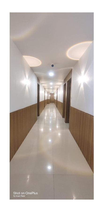 The Grand Crystal Hotel 3*