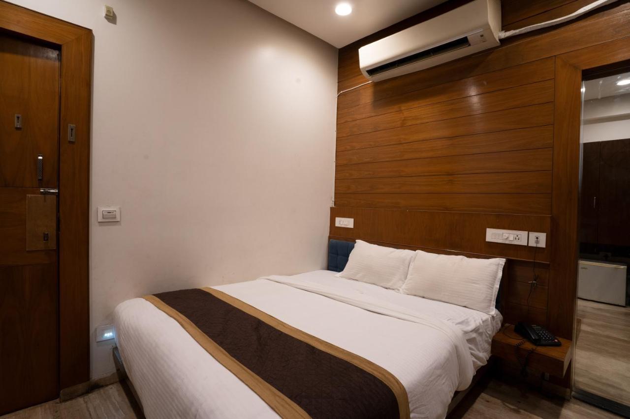Hotel Kyra Airport 3*