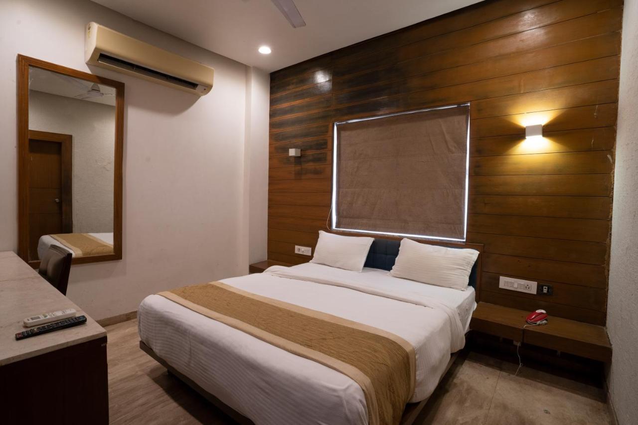 Kyra Airport Hotel 3*