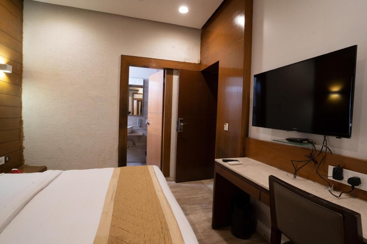 Hotel Kyra Airport Ahmedabad