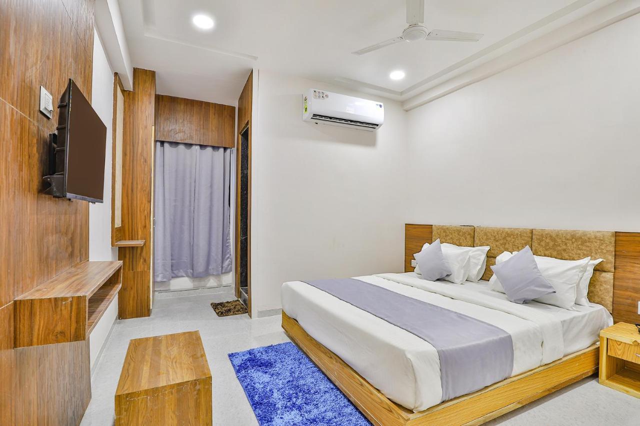 Fabhotel Parkland A