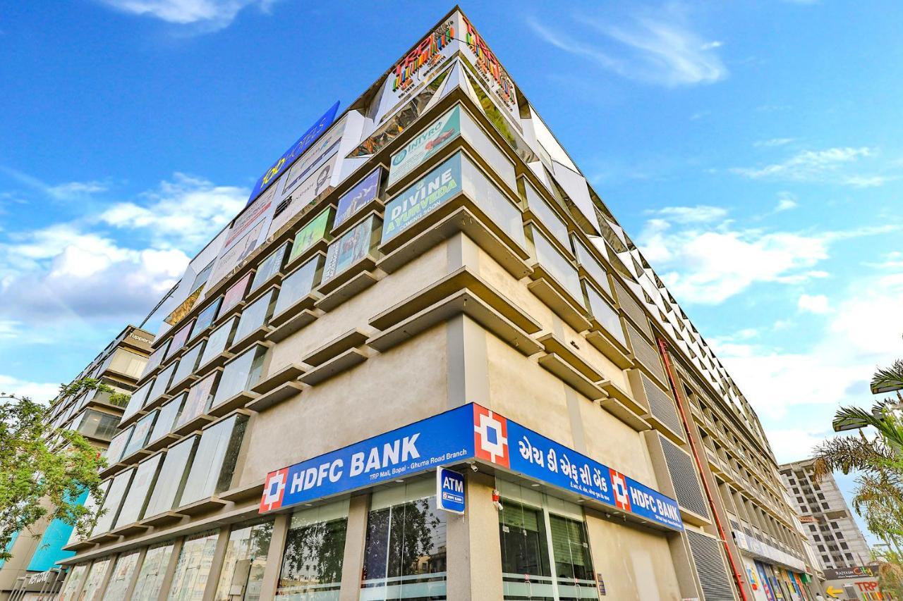 Hotel Fabhotel Parkland A Ahmedabad