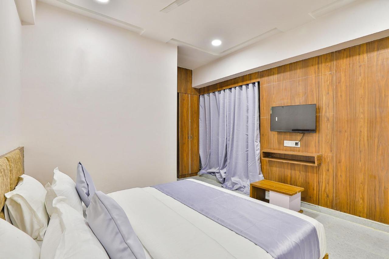 Fabhotel Parkland A Hotel