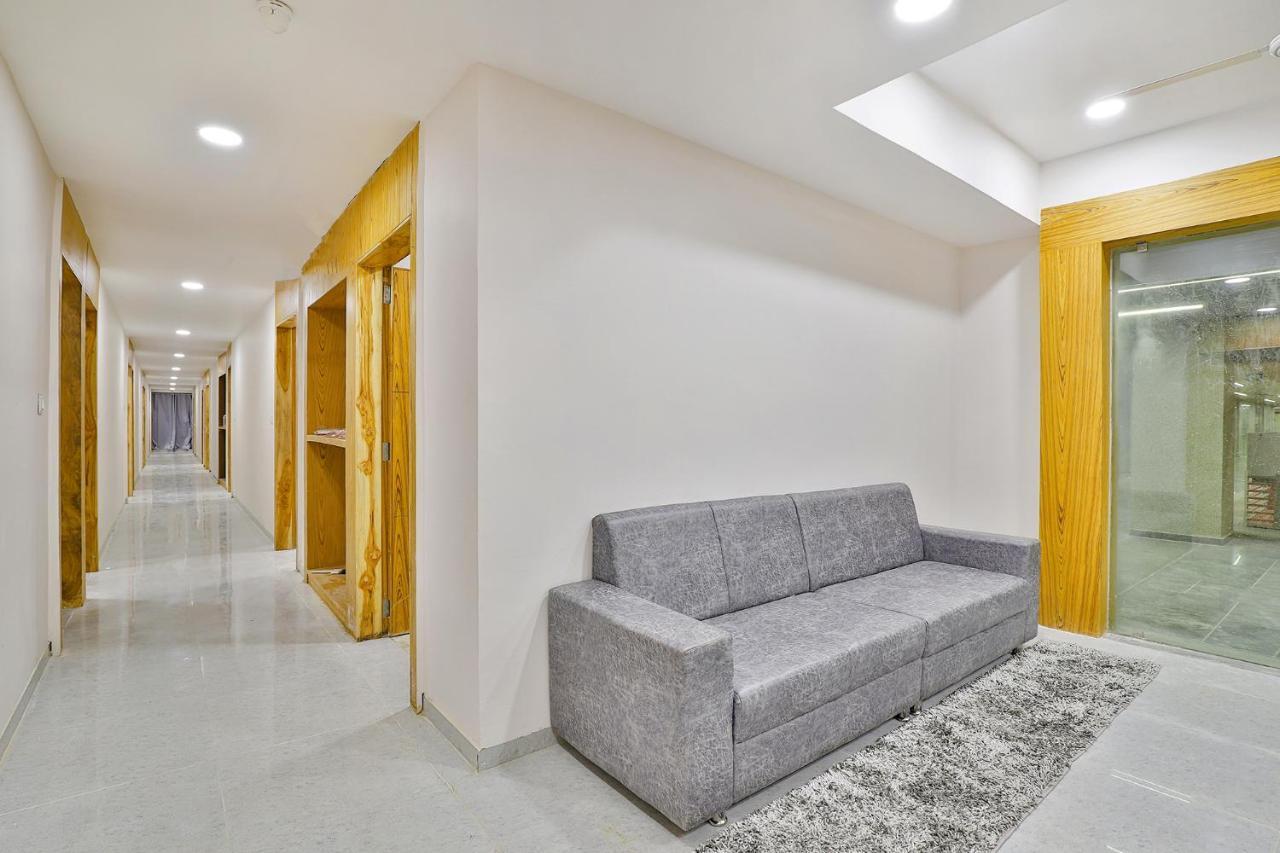 Hotel Fabhotel Parkland A