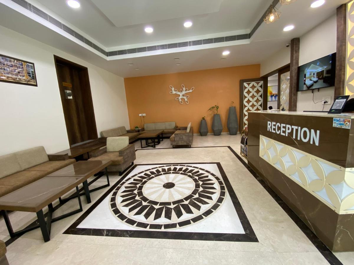 Hotel Apricot ,