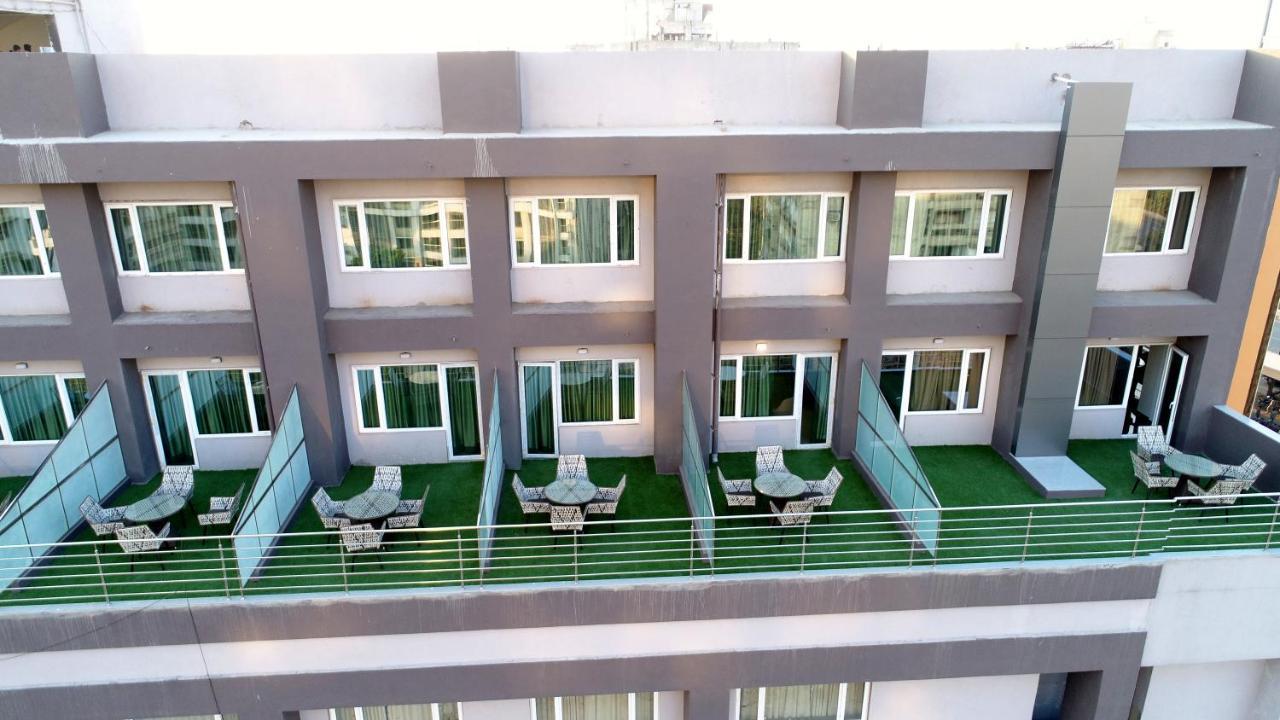 Hotel Apricot ,